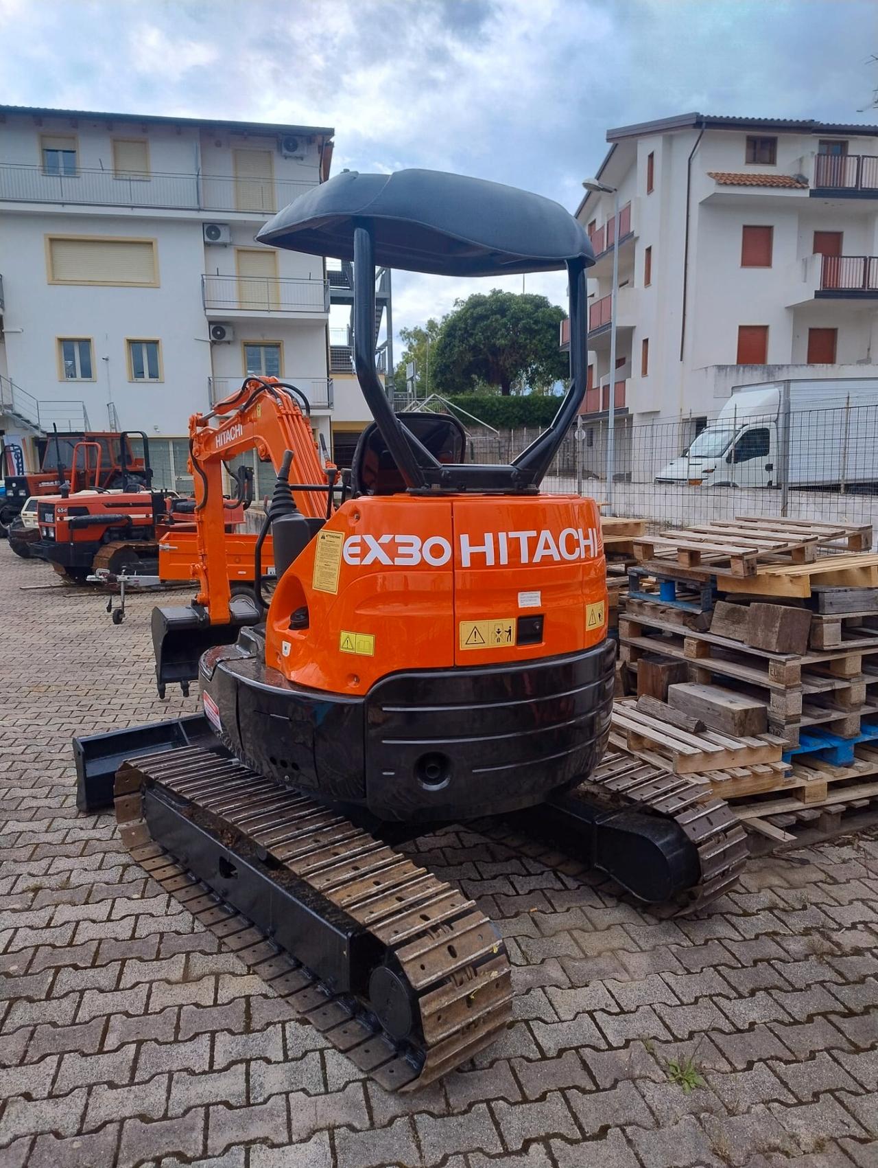 Escavatore Usato Hitachi EX 30- U (30 Quintali)