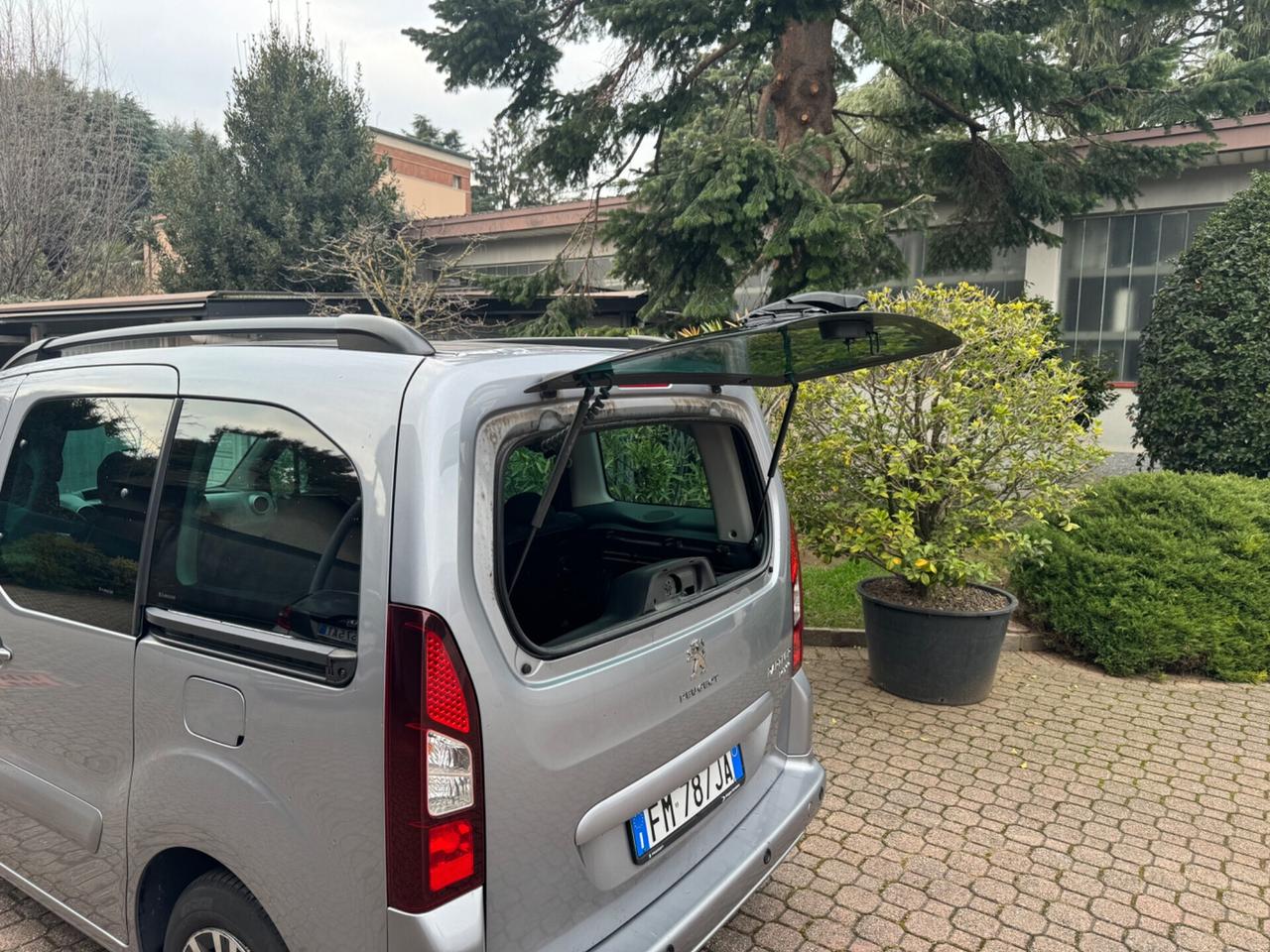 Peugeot Partner Tepee BlueHDi 5 posti