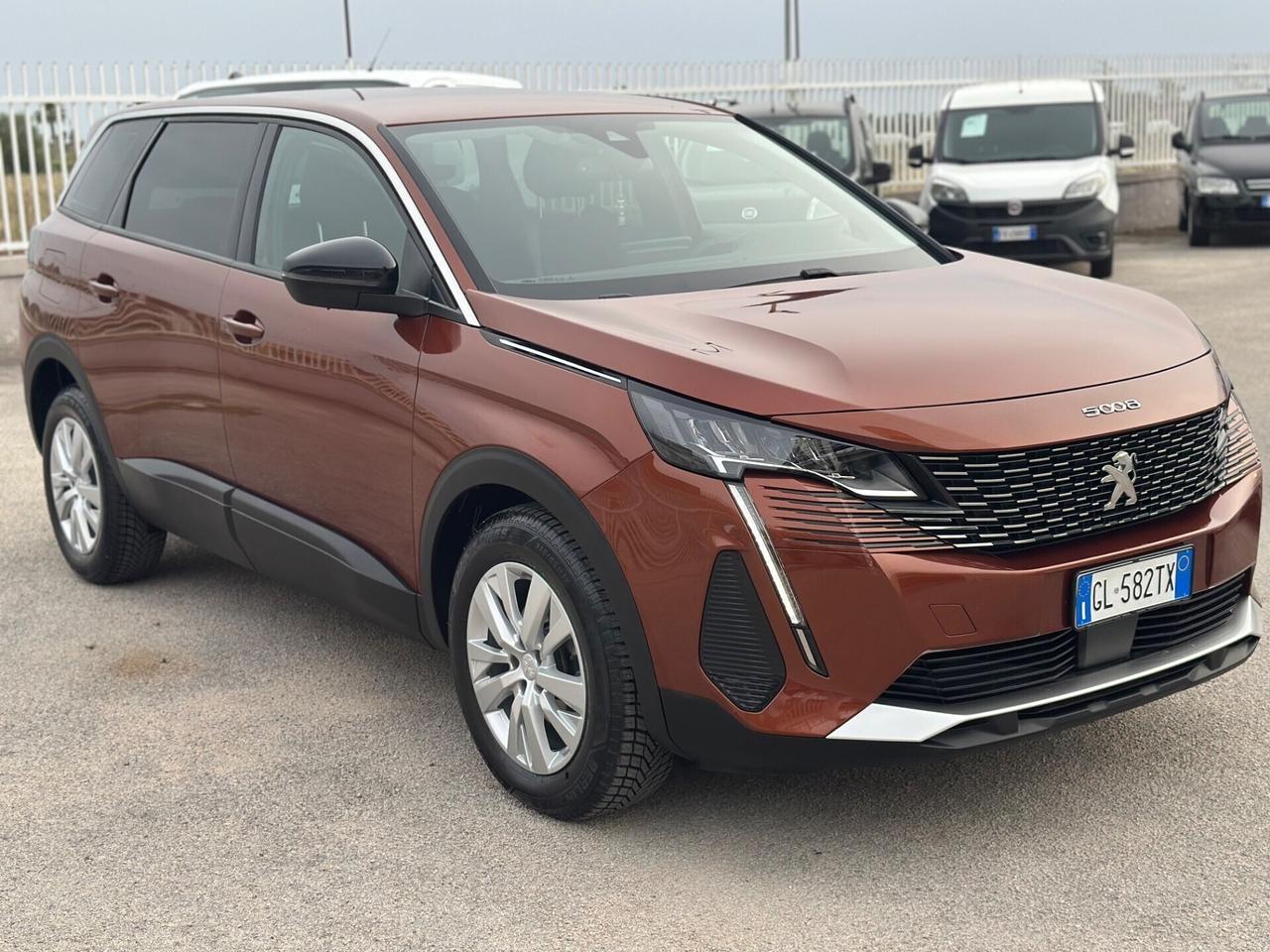 Peugeot 5008 2023 1.5 130 Pack !Soli 48 Mila Km!