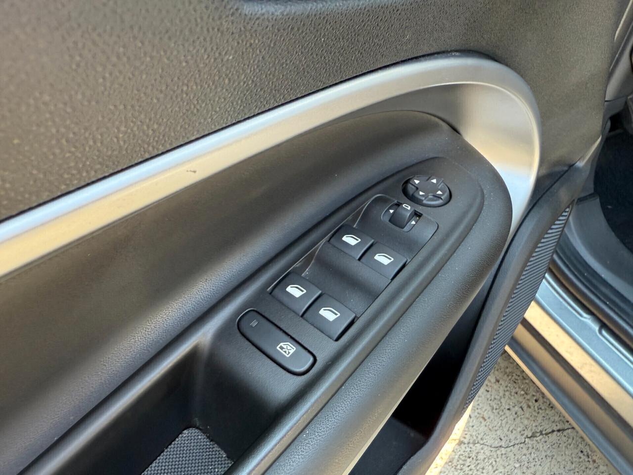 Jeep Avenger 1.2 Turbo 100 CV Summit