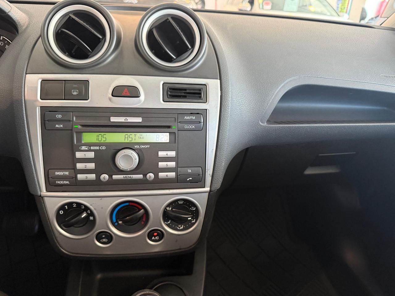 Ford Fiesta 1.2 16V 5p. Ghia