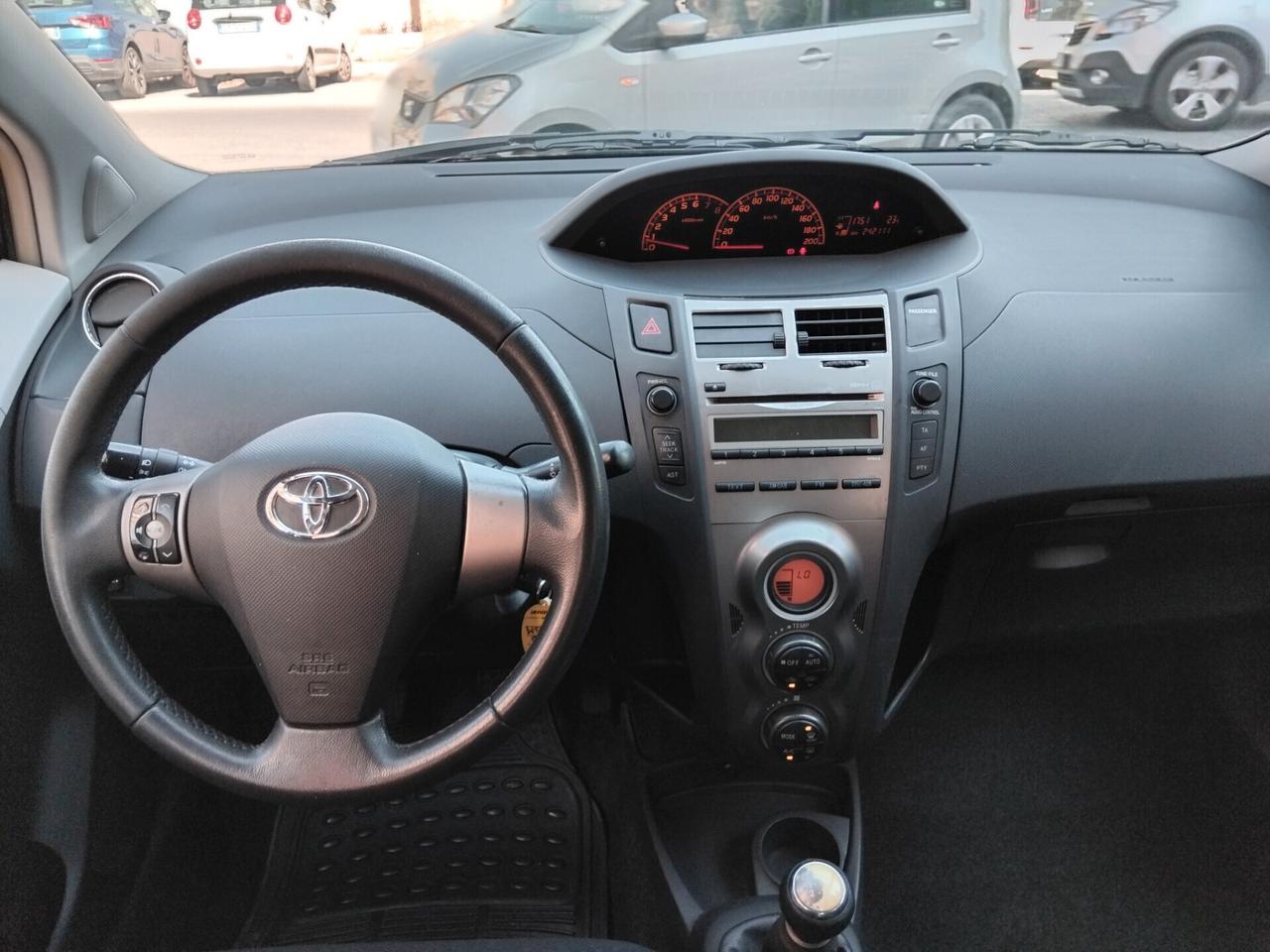 TOYOTA YARIS 1.0 SOL CLIMA 5 PORTE