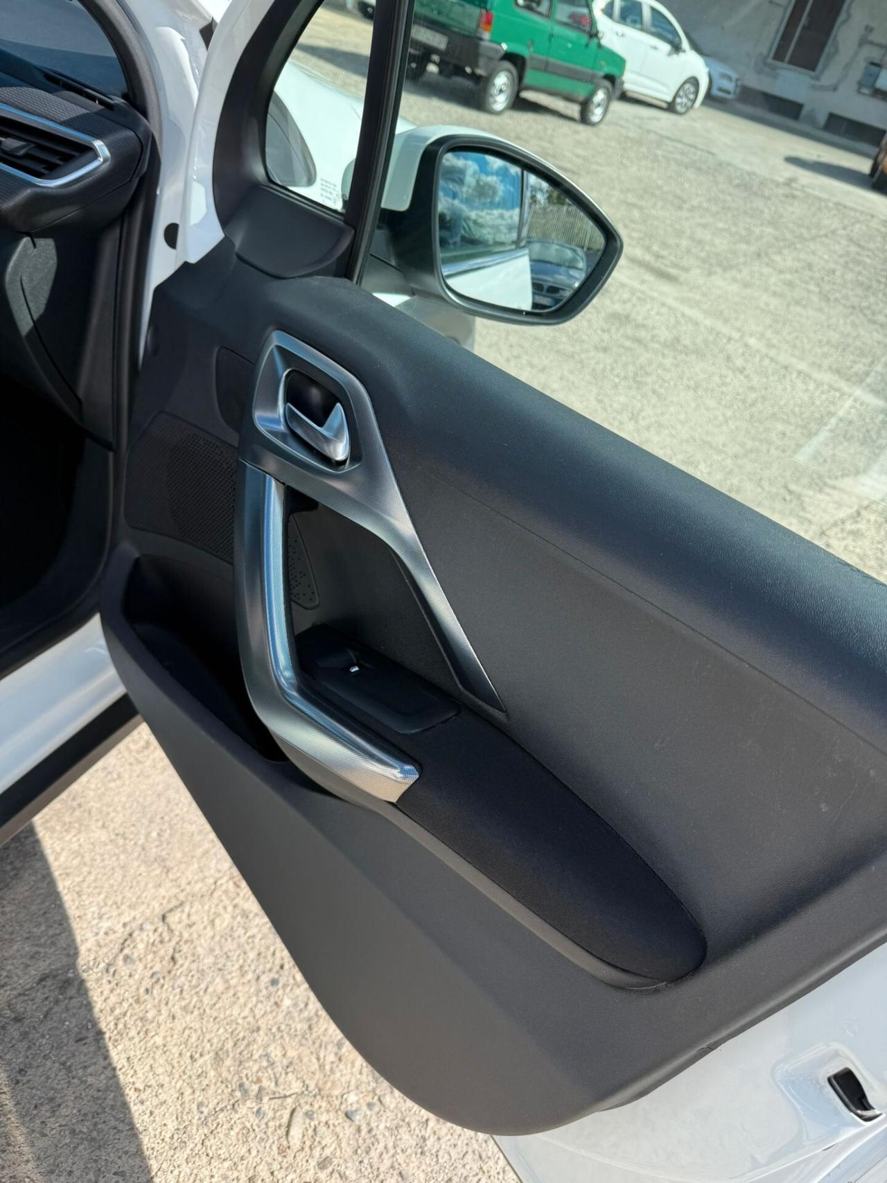 Peugeot 2008 BlueHDi 100 S&S Allure