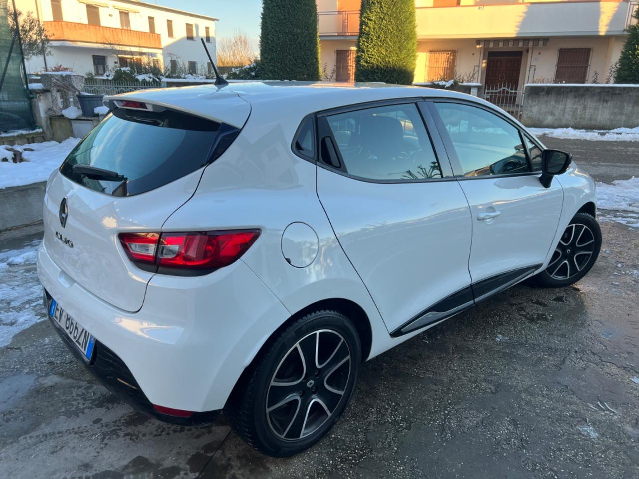 RENAULT CLIO 1.5 DIESEL EURO 5B OTTIMA NEOPATENTATI