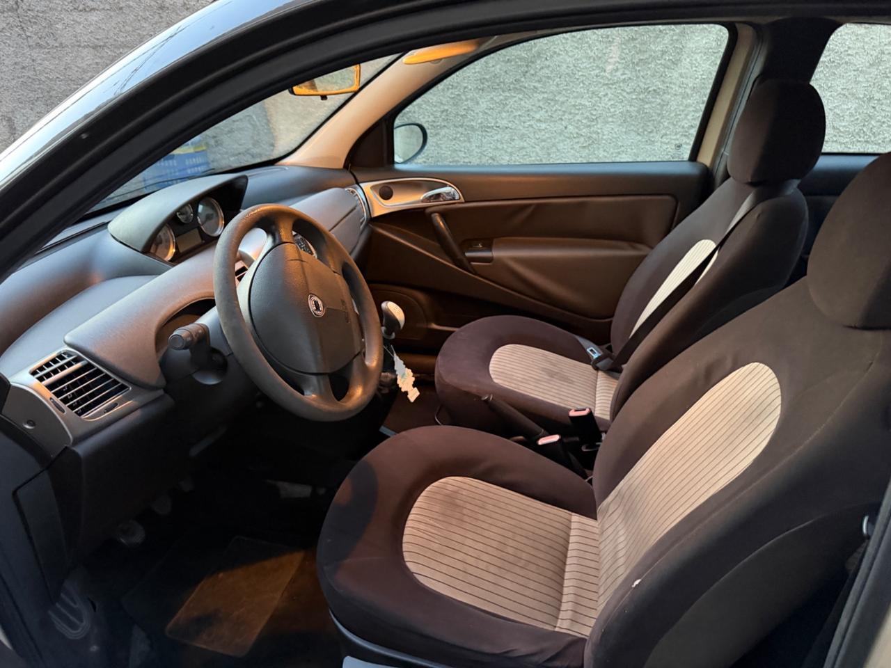 Lancia Ypsilon 1.2 benzina euro4 bicolore