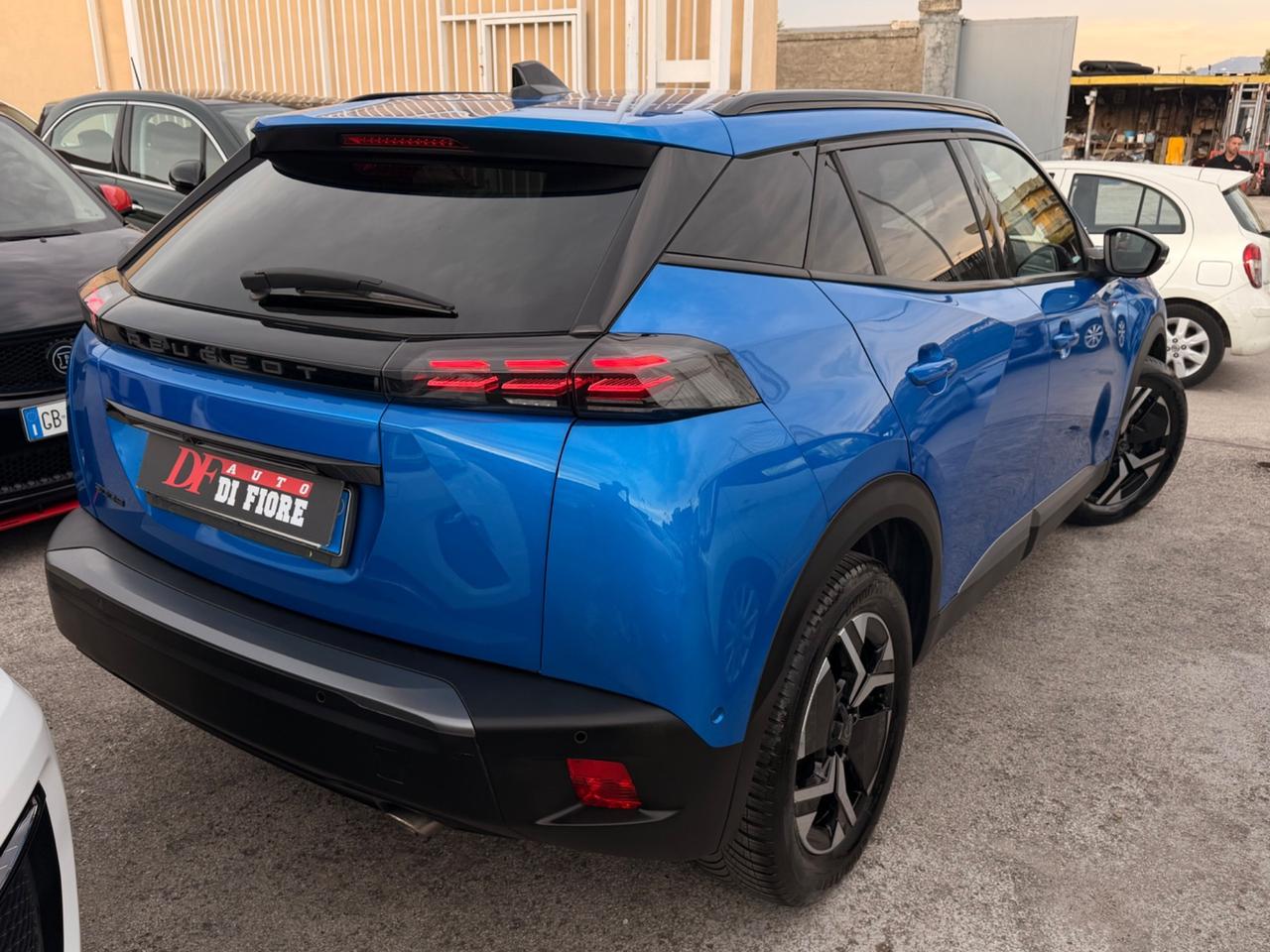 Peugeot 2008 1.5 BlueHDi 130 EAT8 Allure navi cockpit