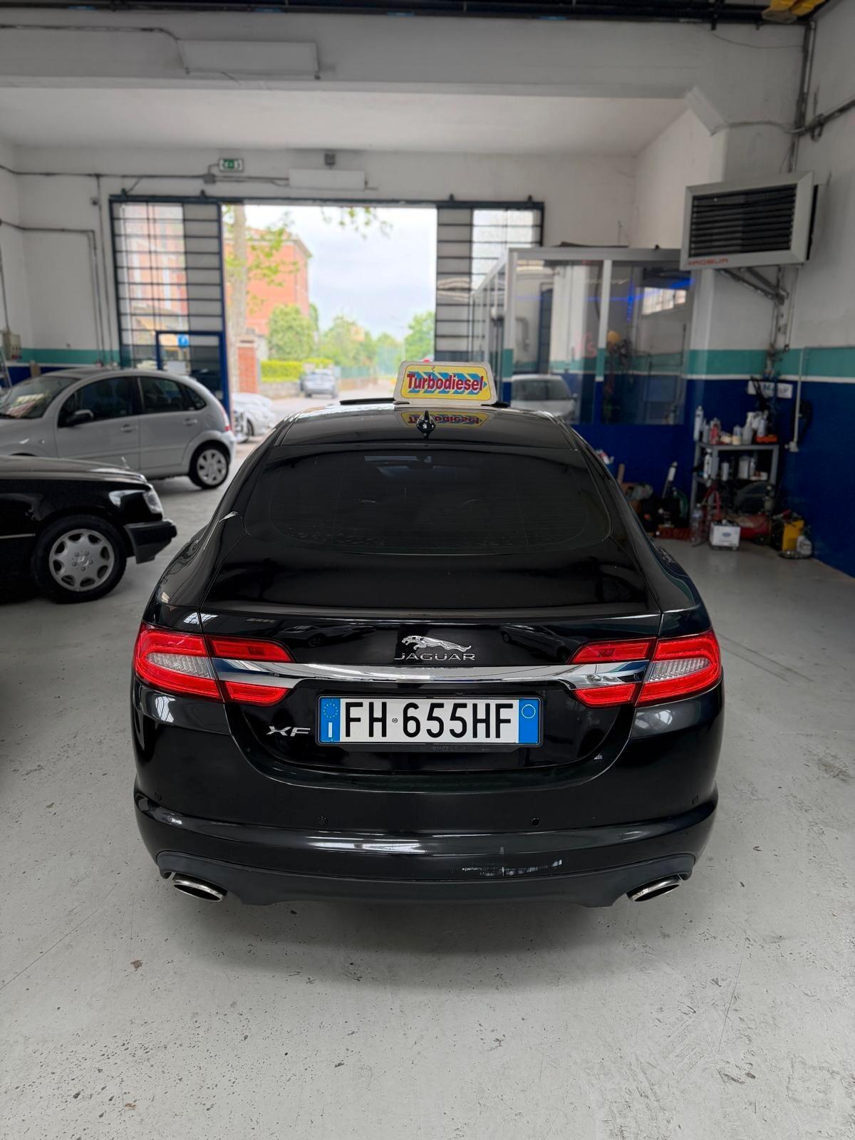 Jaguar XF 3.0 D V6 Premium Luxury