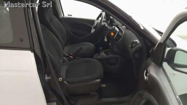 SMART ForFour NEOPATENTATI Forfour eq Passion my19 TG : FZ017HK