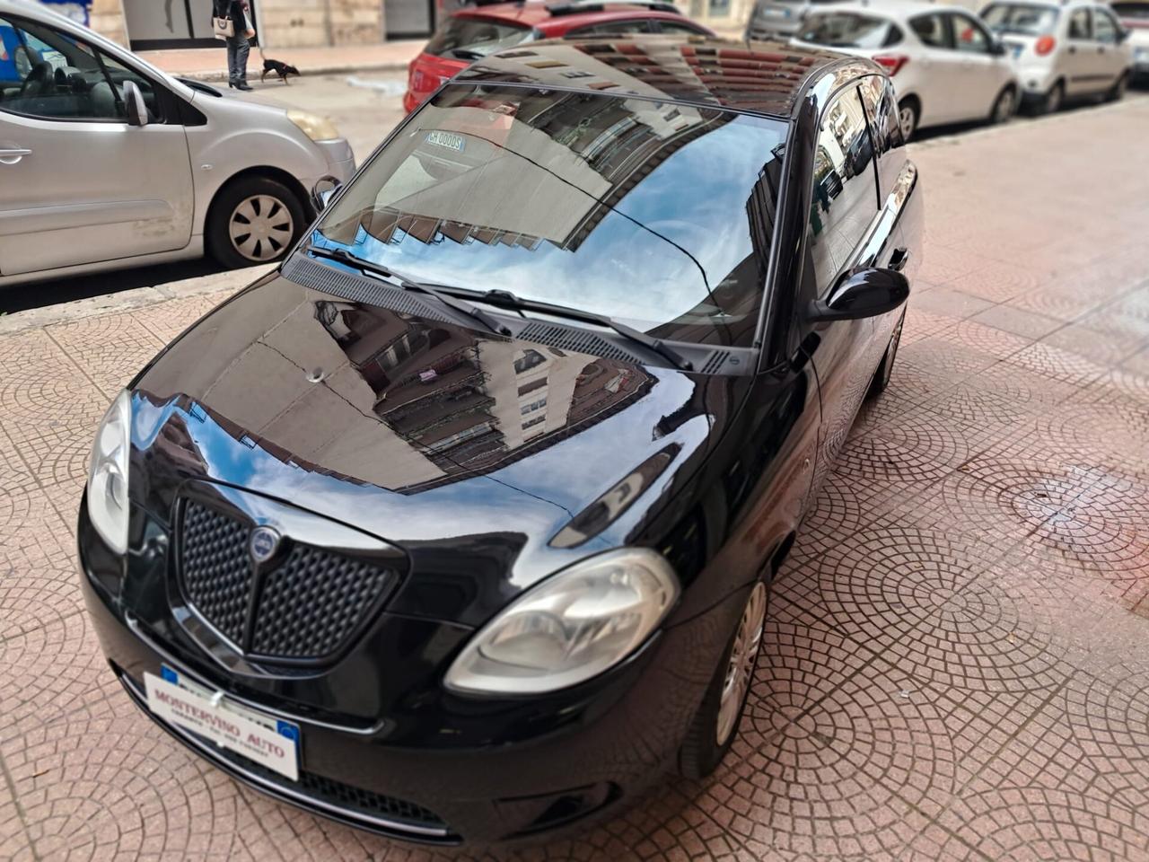 Lancia Ypsilon 1.3 MJT 75 CV MomoDesign-Euro4690