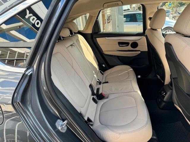 Bmw 2er Active Tourer 216d Luxury Pelle-Led-Navi-C.Autom.