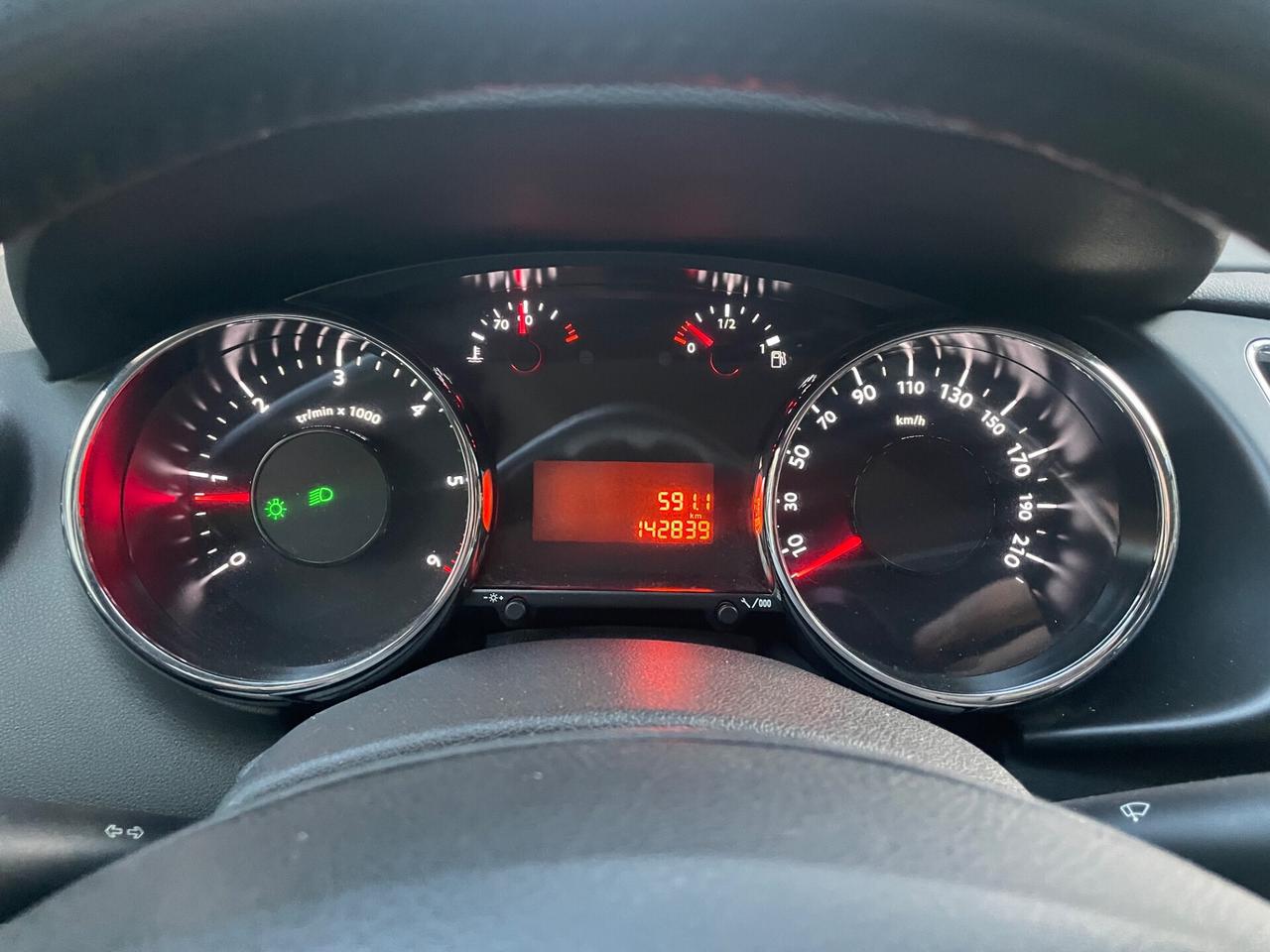 Peugeot 3008 1.6 HDi 115CV Access
