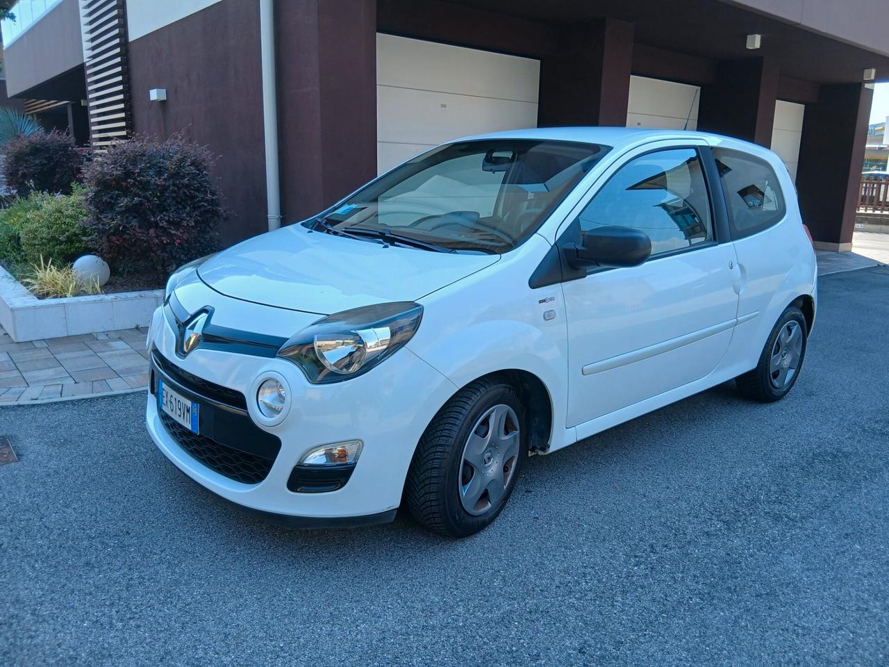 Renault Twingo 1.2 night & day unico prop tua a € 158 mese