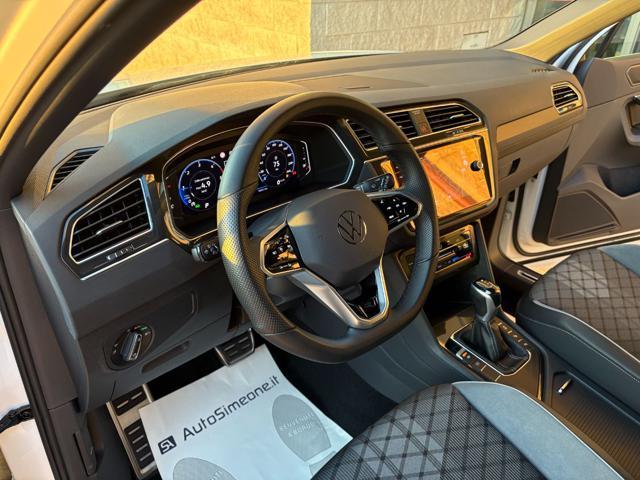 VOLKSWAGEN Tiguan 2.0 TDI 150 CV SCR DSG R-Line LUCI AMBIENTE