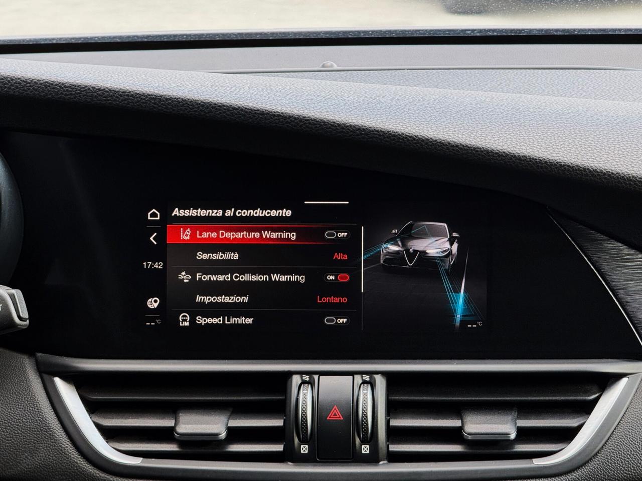 Alfa Romeo Giulia 2.2 T Business 136CV AT8 LED CAR PLAY