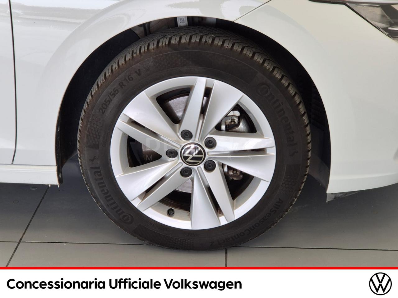 Volkswagen Golf 1.5 tgi life 130cv dsg