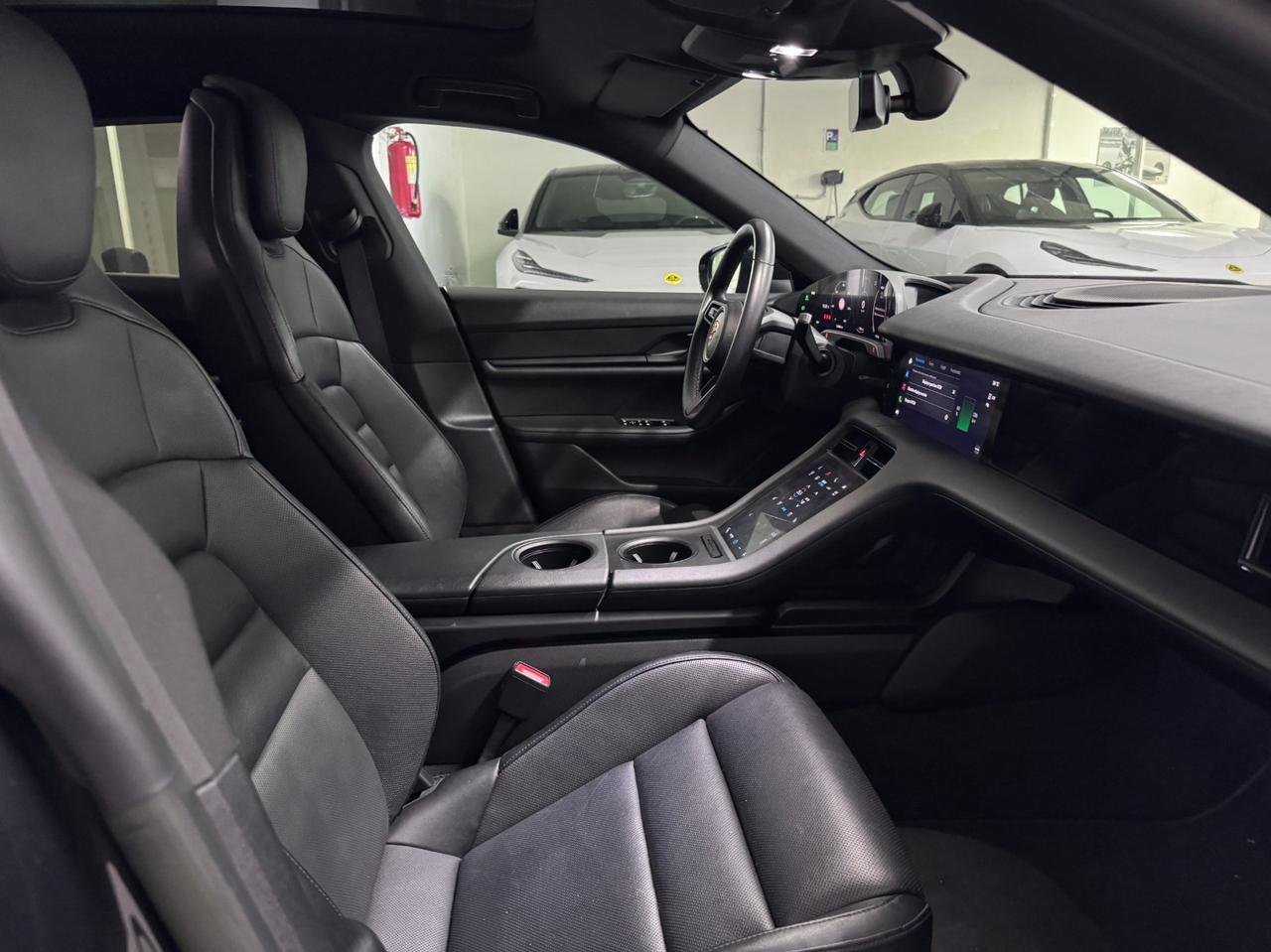Porsche Taycan Cross Turismo 4S