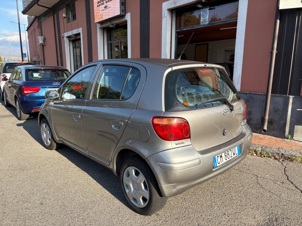 Toyota Yaris 1.0i 16V cat 5 porte Sol Blue