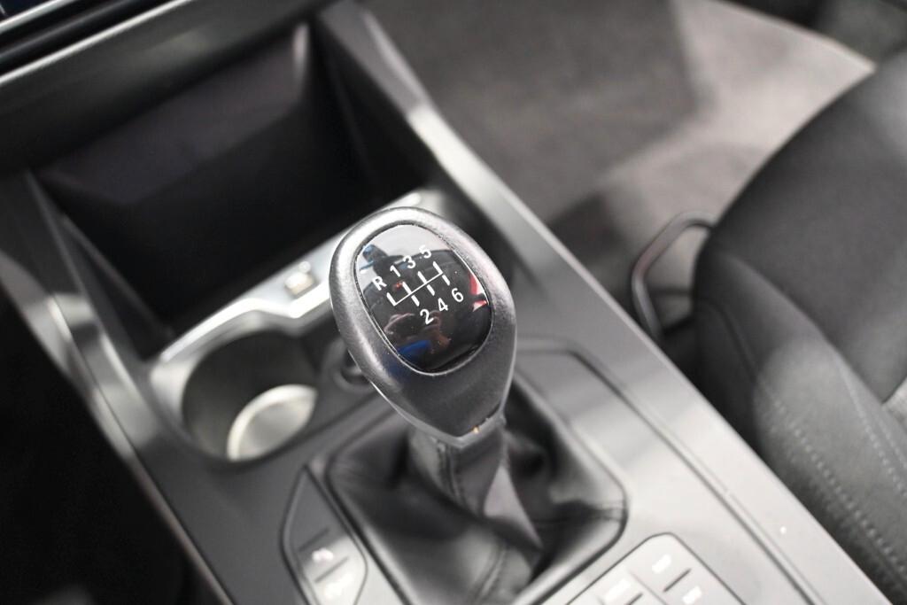 BMW 116D 115CV 6M. BUSINESS ADVANTAGE ( FARI LED - BMW DIGITAL COCKPIT - CRUISE - NAVI - MIRROR - PDC )
