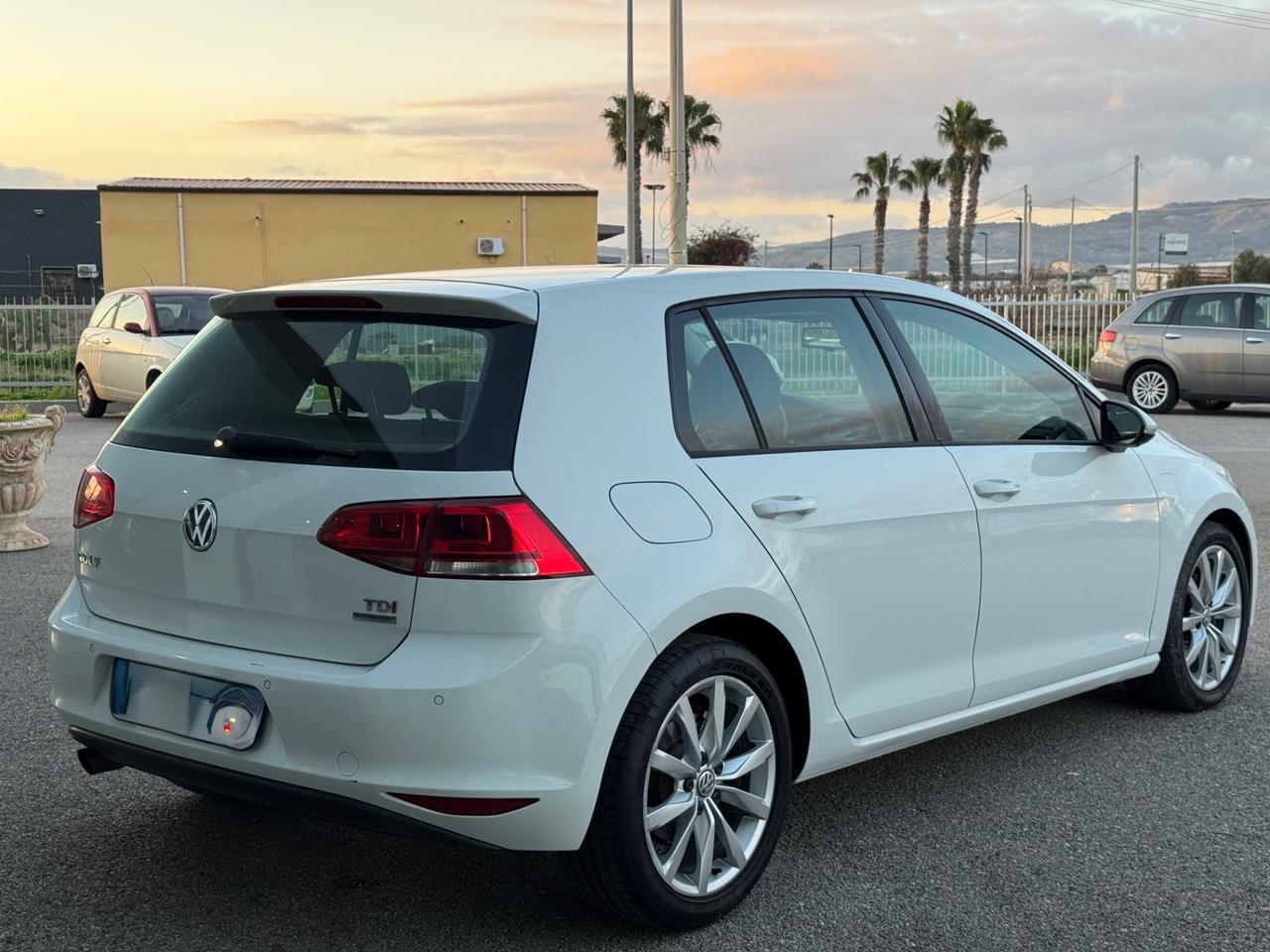 Volkswagen Golf Business 1.6 TDI DSG 5p. Highline