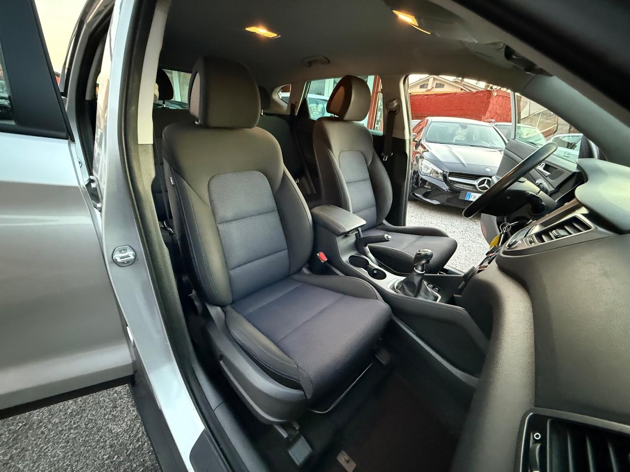 Tucson 1.6 dci -unipro-117 mila km -rate-garanzia-E6