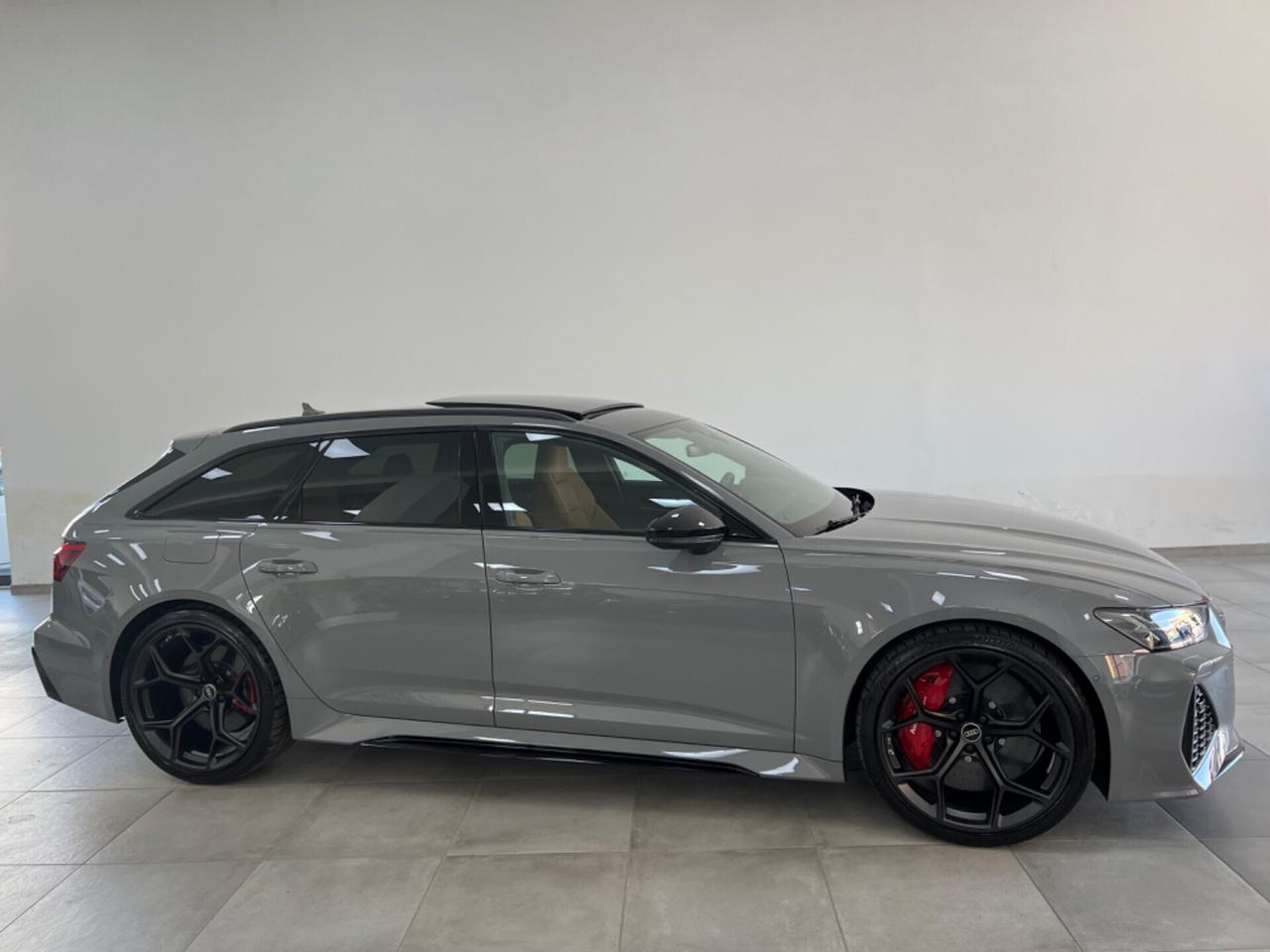 Audi RS6 Performance Carbon ceramica - nuova pronta consegna - listino €192.150 - scontata €169.000