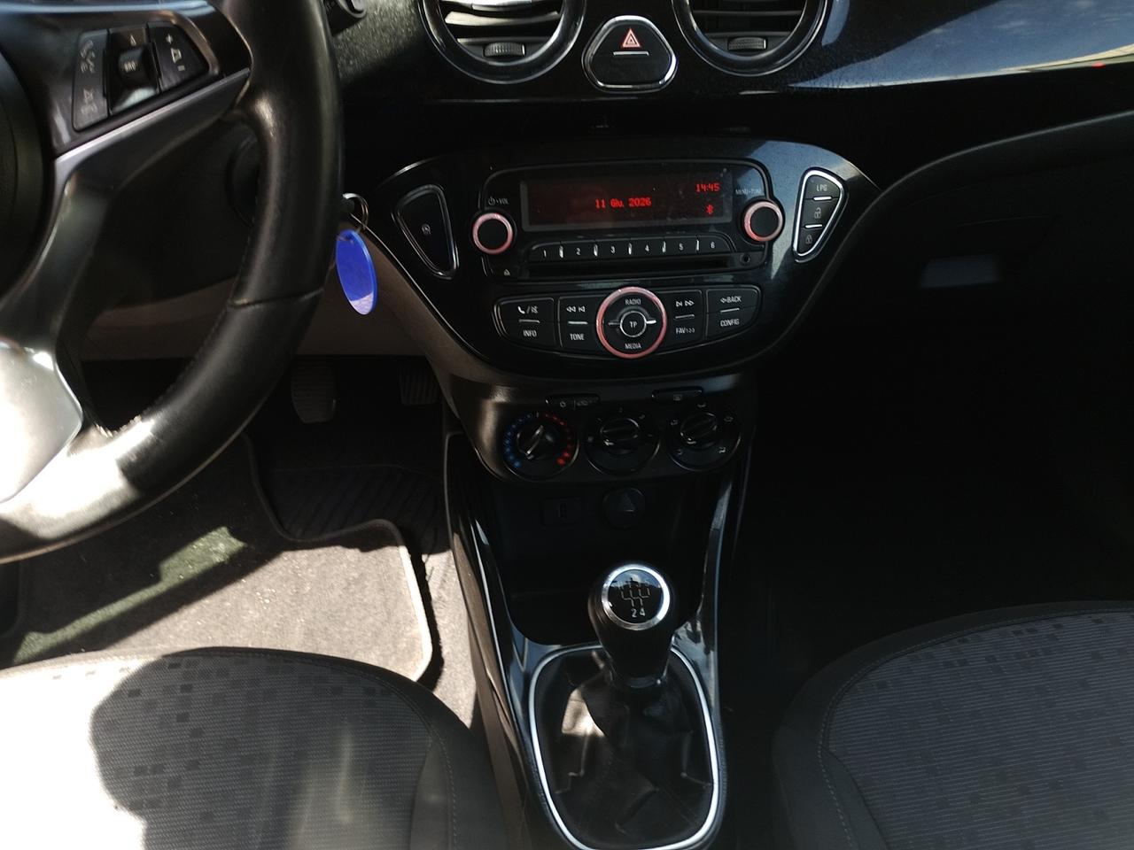 Opel Adam 1.4 Glam Gpl-tech 87cv E6