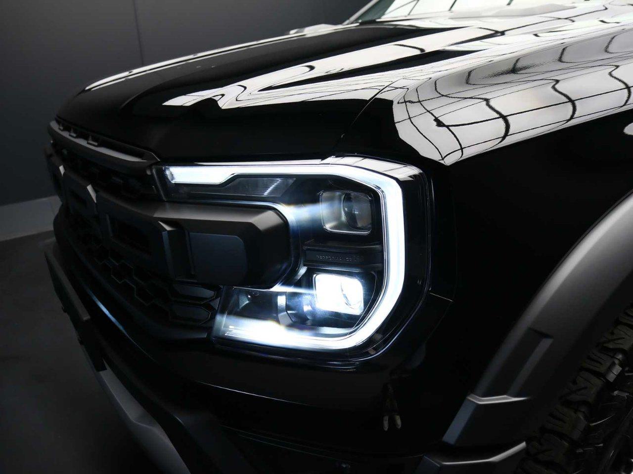 Ford Ranger Raptor 2.0 ecoblue 210cv auto pronto disponibile con due versione di colori