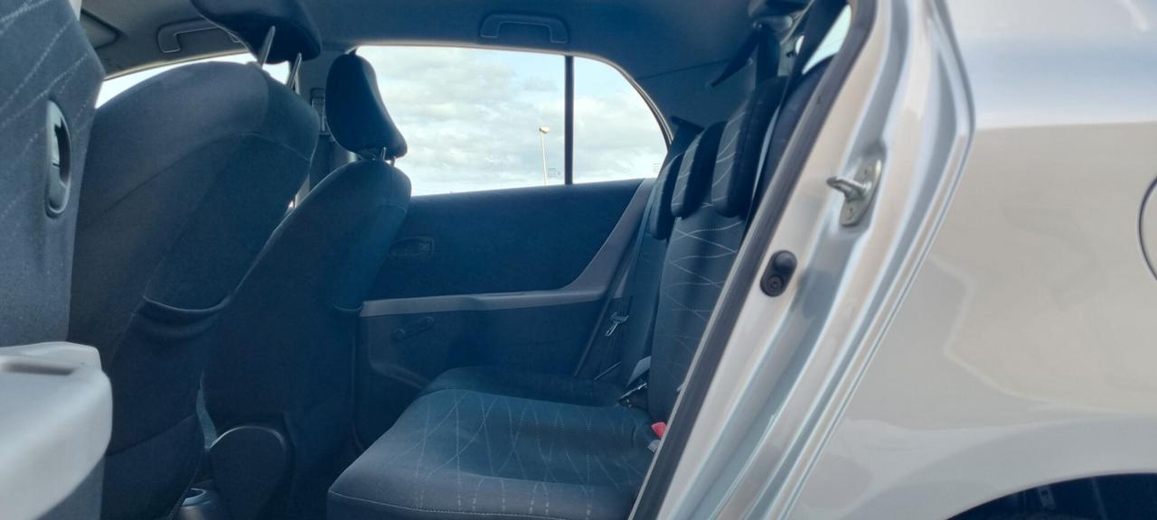 Toyota Yaris 1.0 5 porte Sol