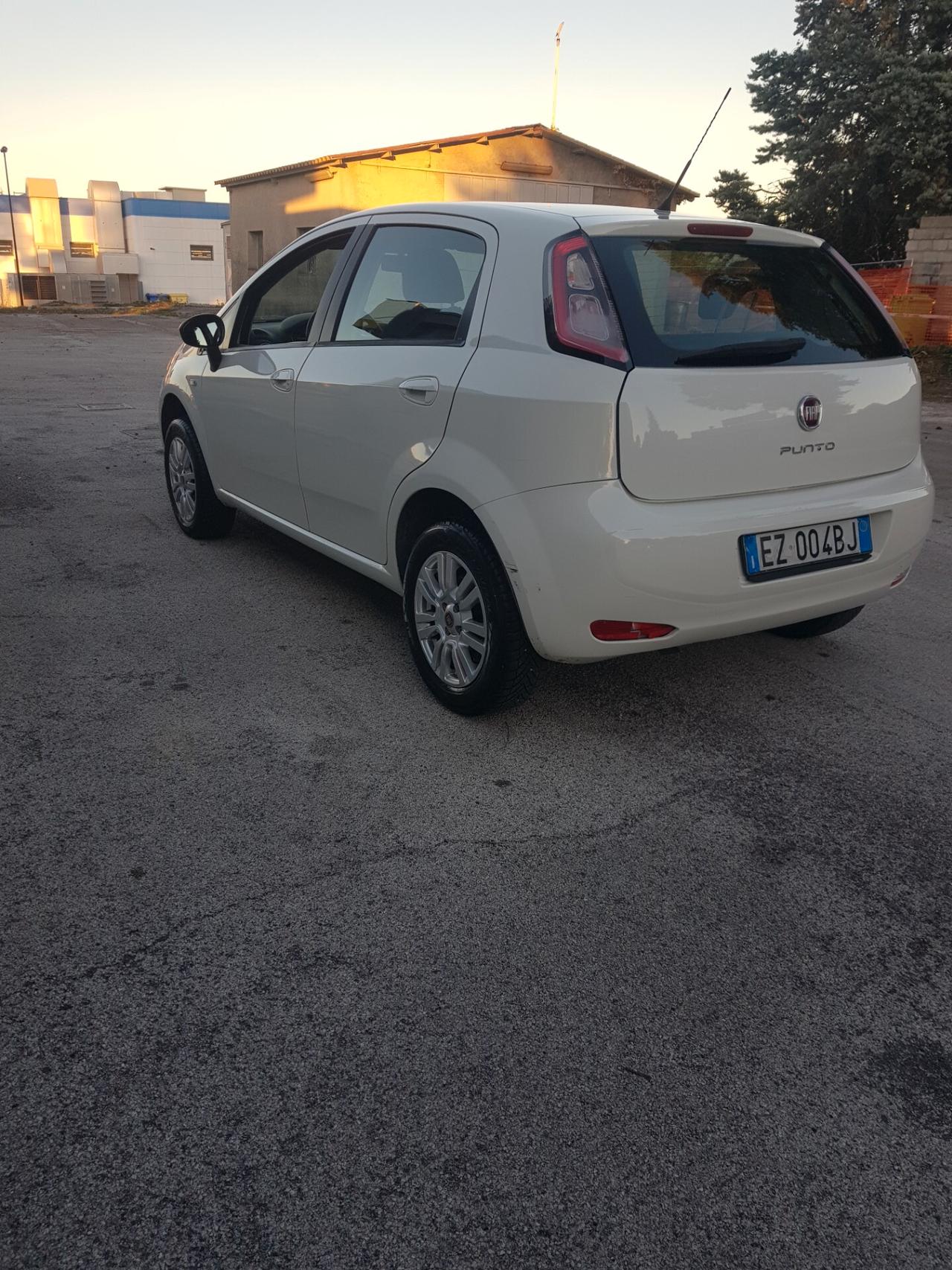 Fiat Punto 1.4 8V 5 porte Natural Power 2015