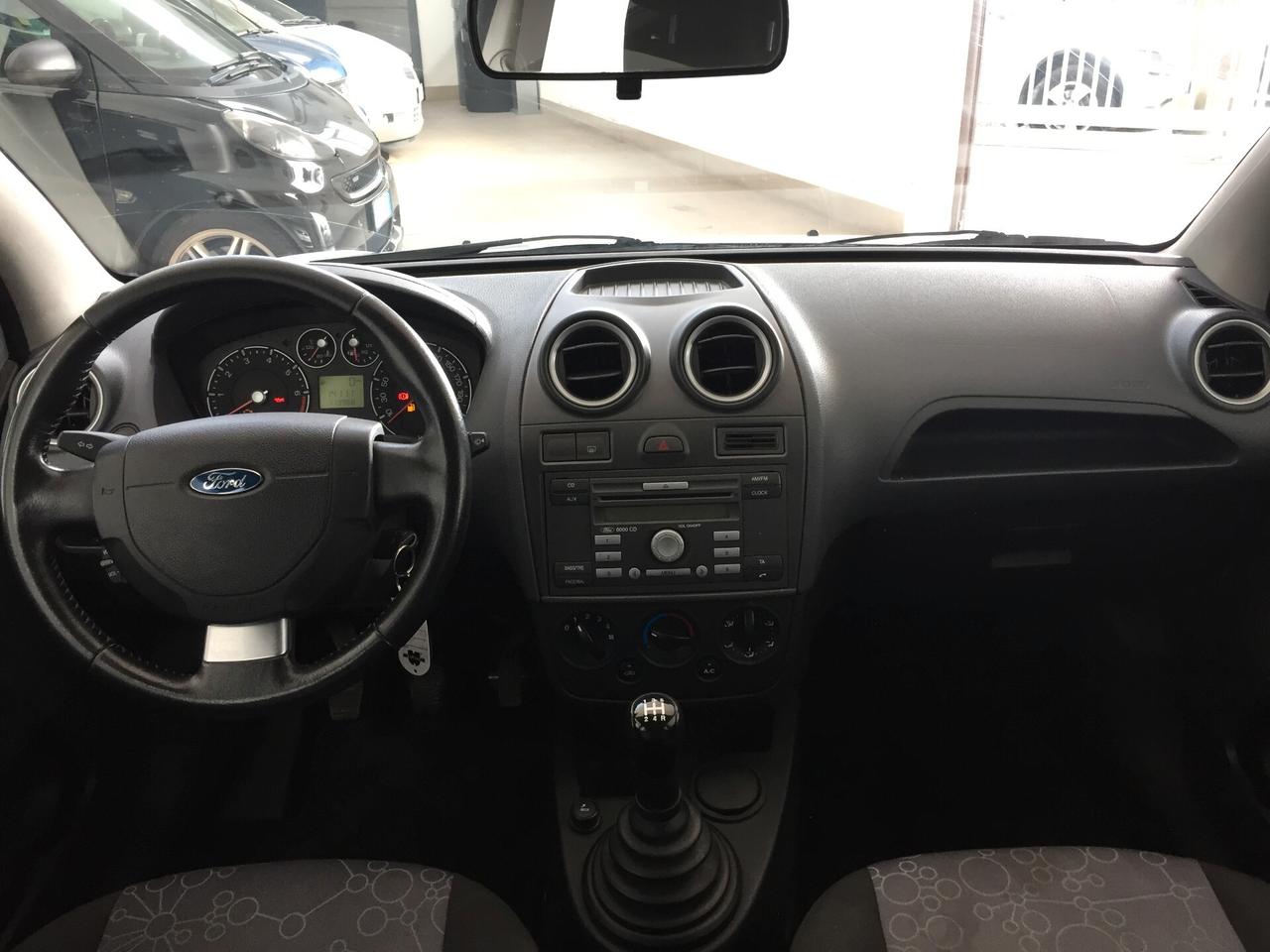 Ford Fiesta 1.2 16V 5p. Titanium