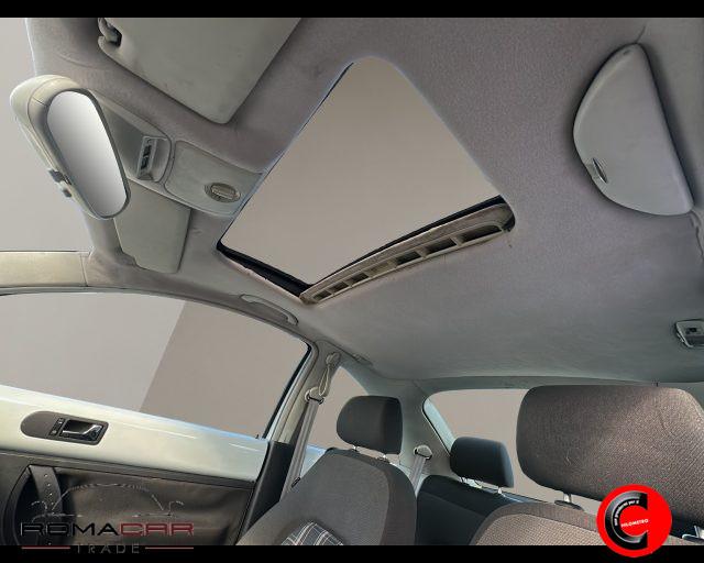 VOLKSWAGEN New Beetle 1.6