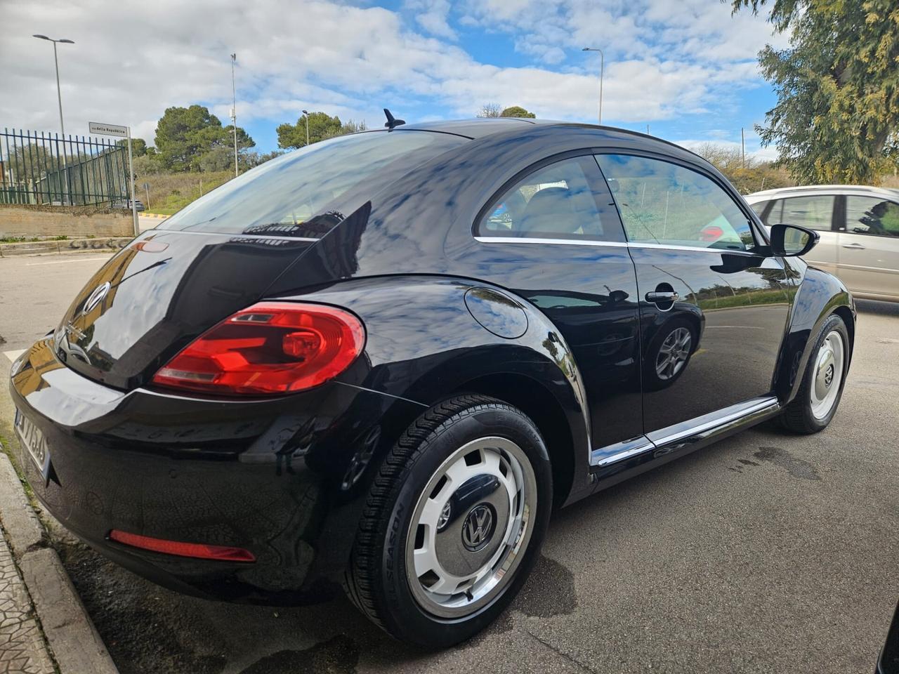 Volkswagen Maggiolino 1.6TDI 105cv 77kw Design