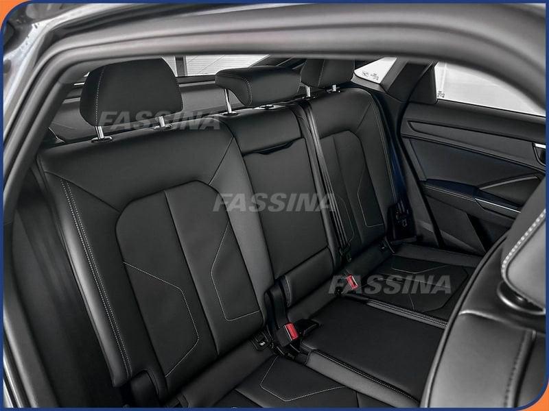 Audi Q3 SPB 40 TDI quattro S tronic S Line Identity Black