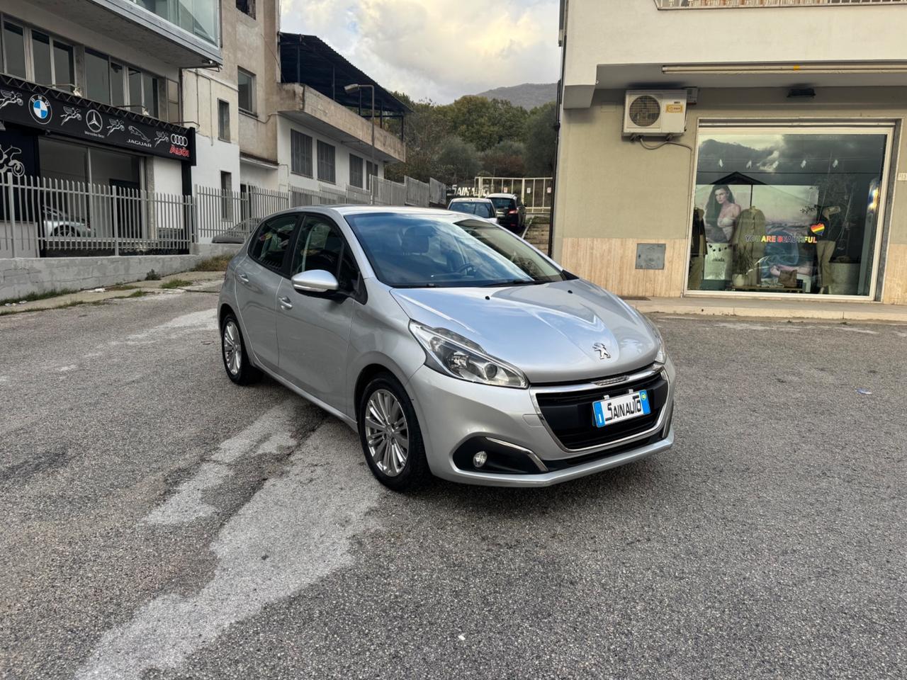 Peugeot 208 BlueHDi 75 5 porte Allure