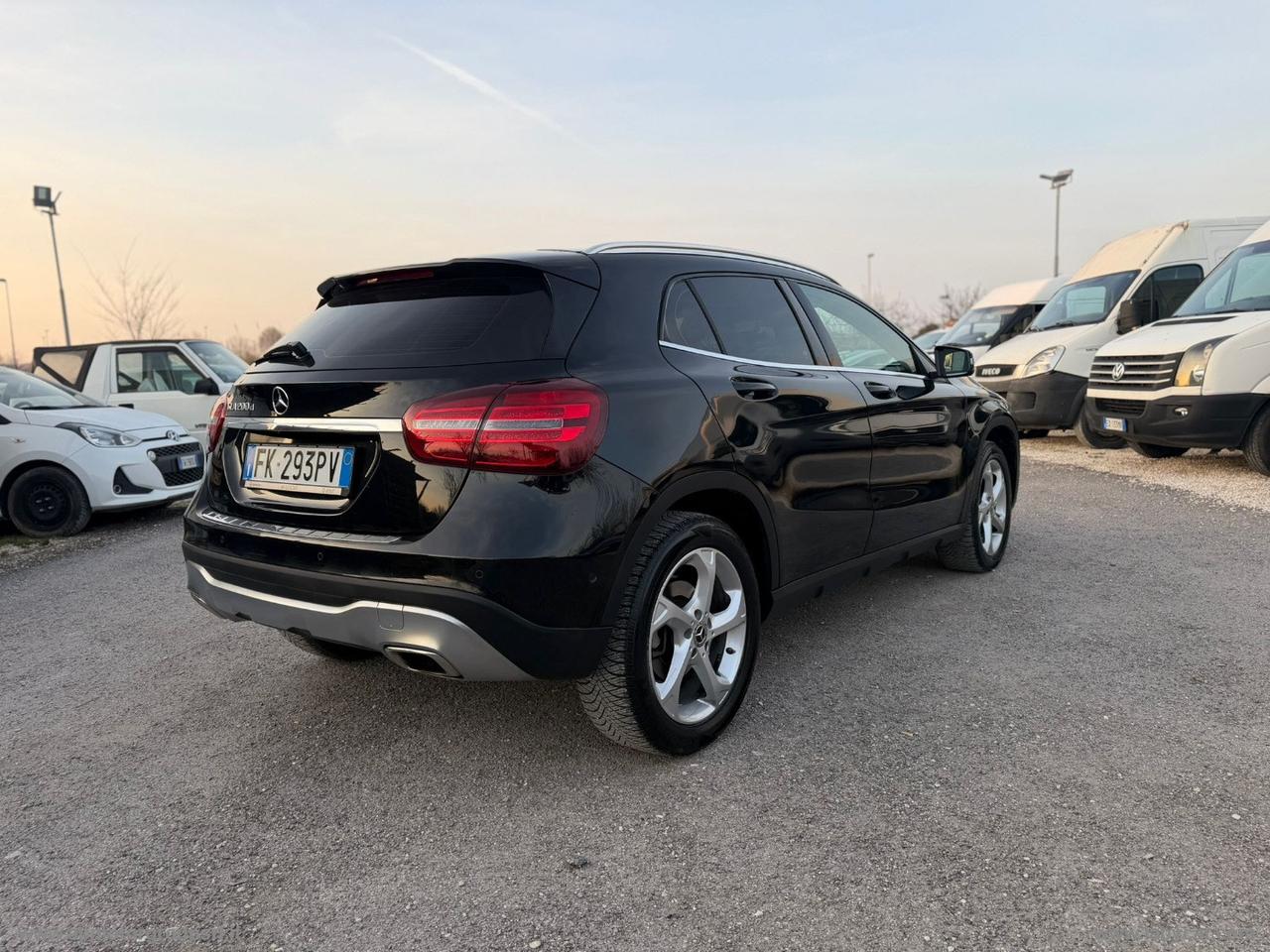 MERCEDES-BENZ GLA 200 d Automatic Sport