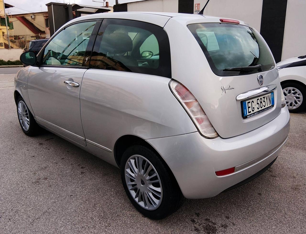 Lancia Ypsilon 1.2 Argento