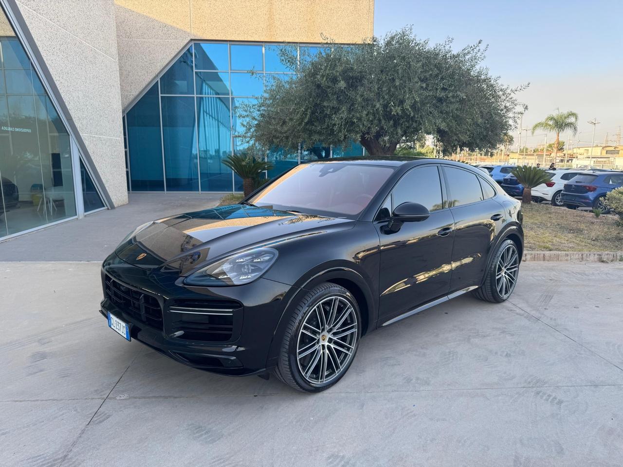 Porsche Cayenne Coupe Turbo S possibilità noleggio no scoring