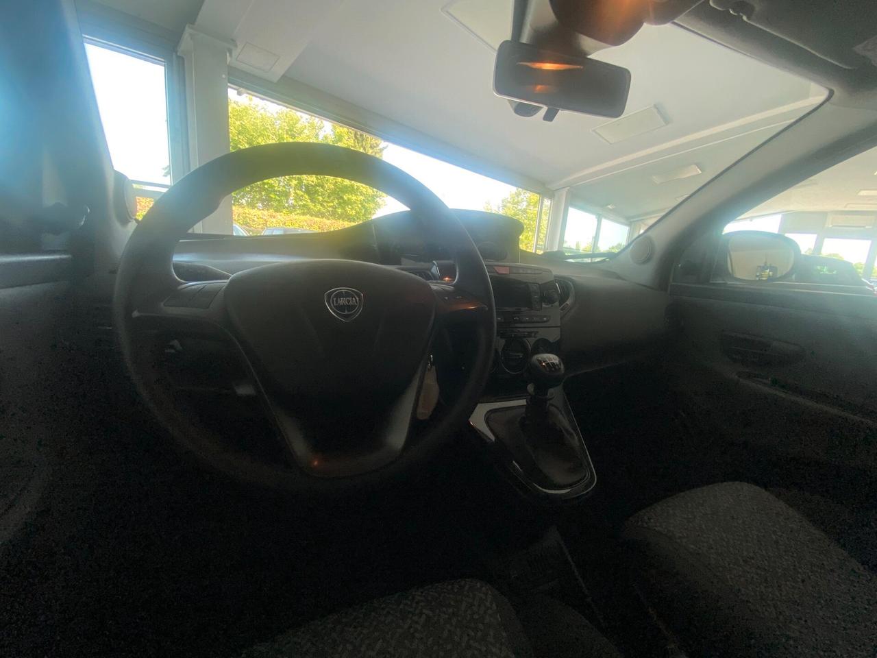 Lancia Ypsilon 1.0 FireFly 5 porte S&S Hybrid Ecochic Silver