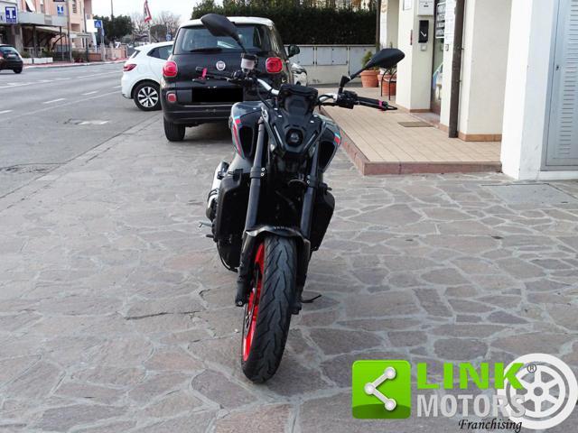 YAMAHA MT-09 -