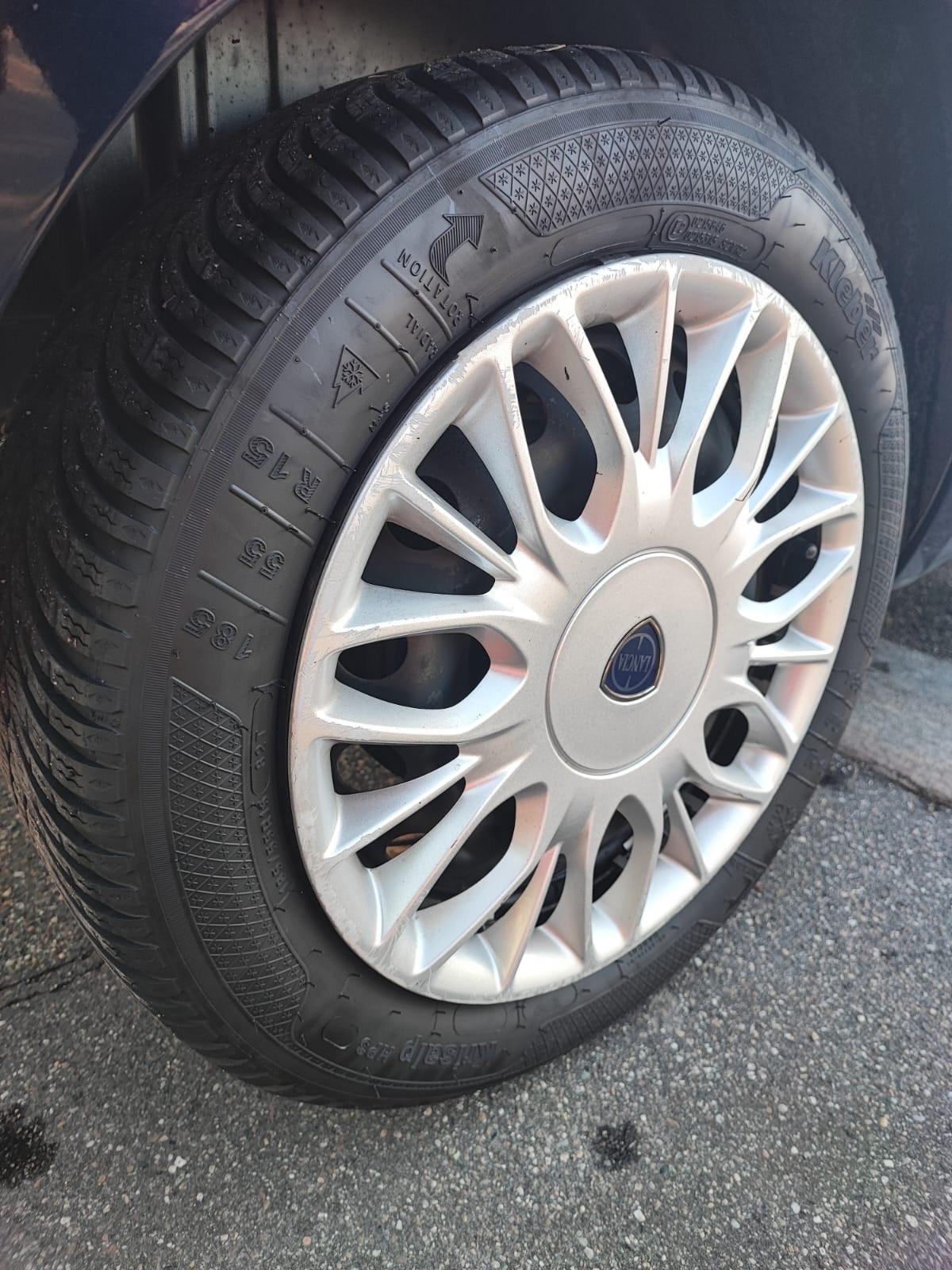 Lancia Ypsilon 1.2 69 CV 5 porte GPL Ecochic Platinum
