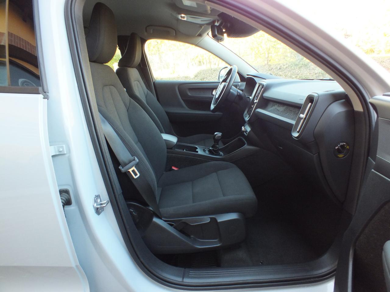 VOLVO XC40 T2 CORE 32.000 KM!