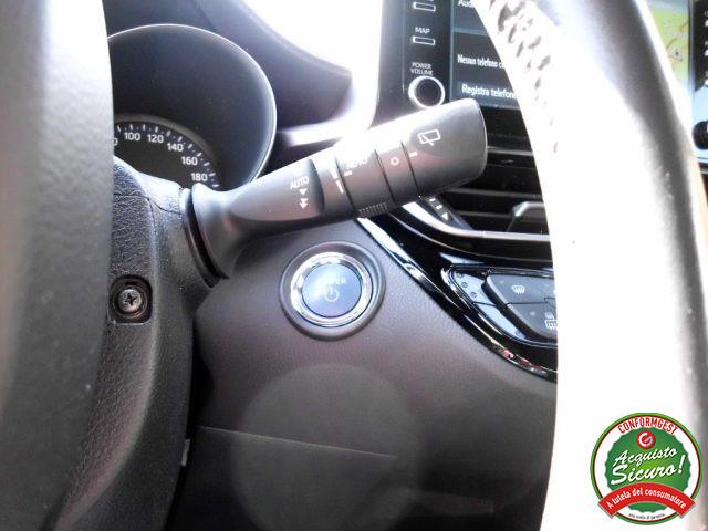 TOYOTA C-HR 1.8 Hybrid E-CVT Business