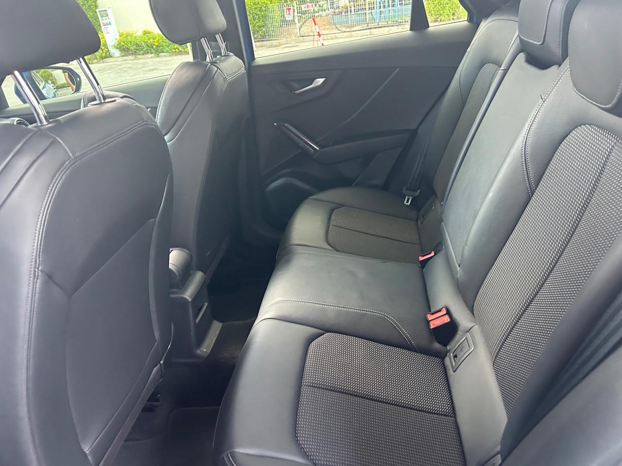 Audi Q2 30 TDI S line Edition tetto