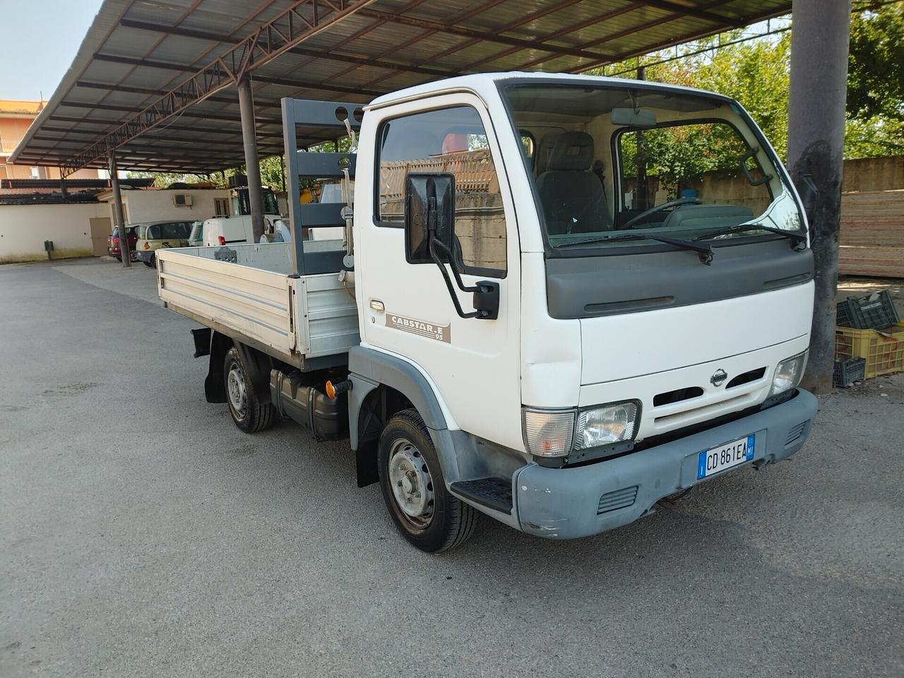 Nissan Cabstar 3.0 3posti cassone fisso