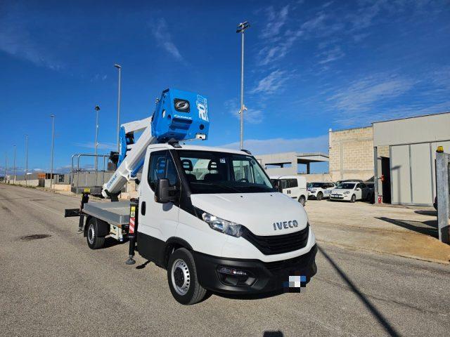 IVECO Daily 35S14 2.3HPT PL PIATTAFORMA CON CESTELLO 20 SOCAGE