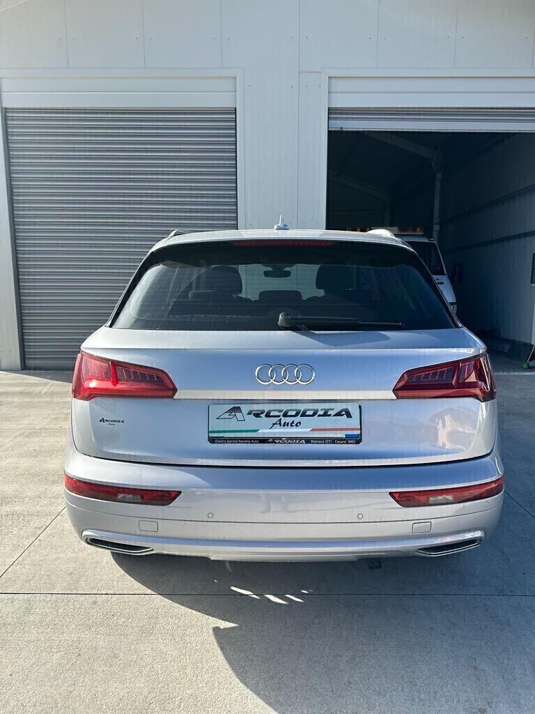 Audi Q5 2.0 TDI quattro S tronic Business Sport