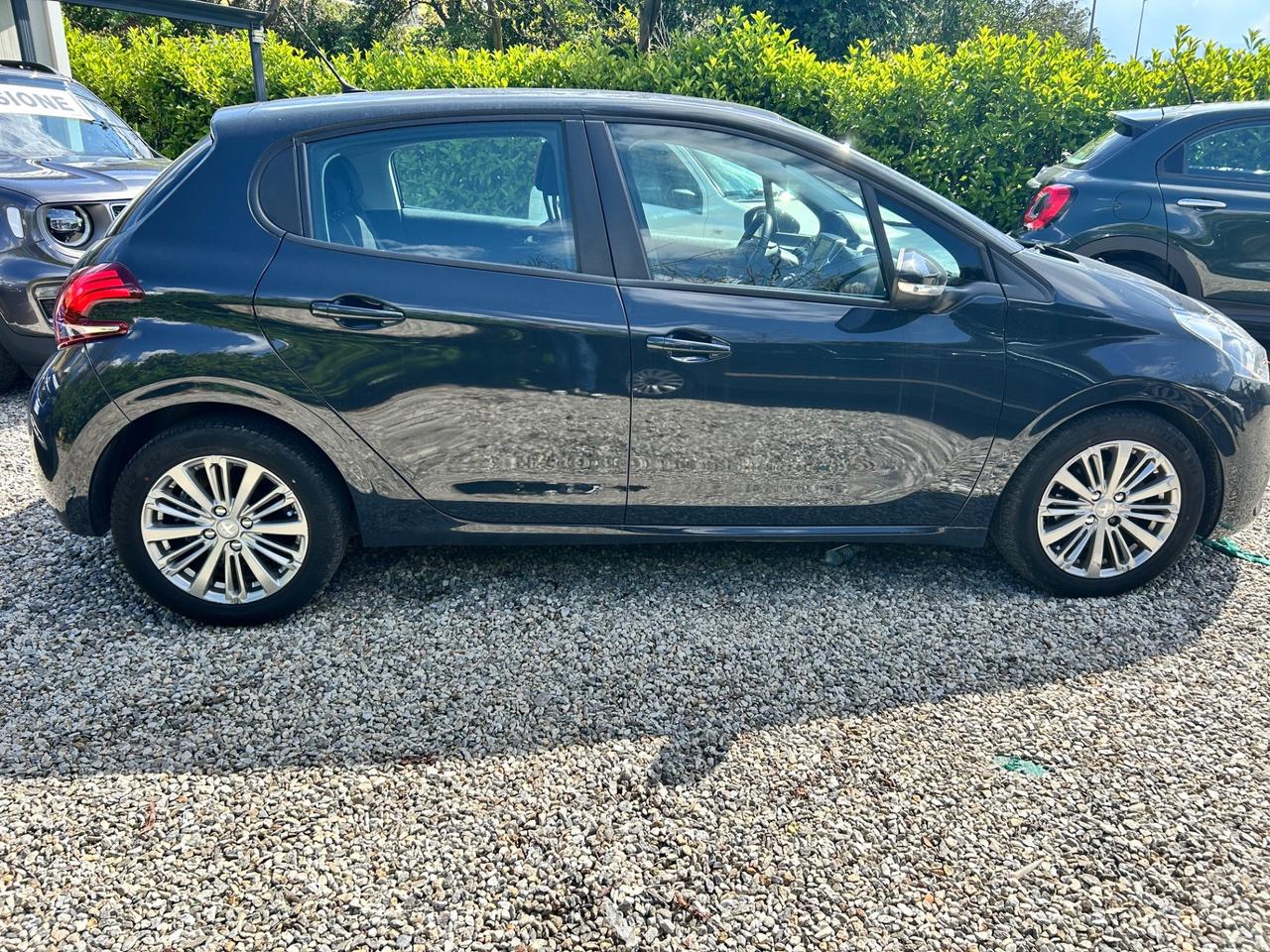 Peugeot 208 PureTech 82 5 porte Allure