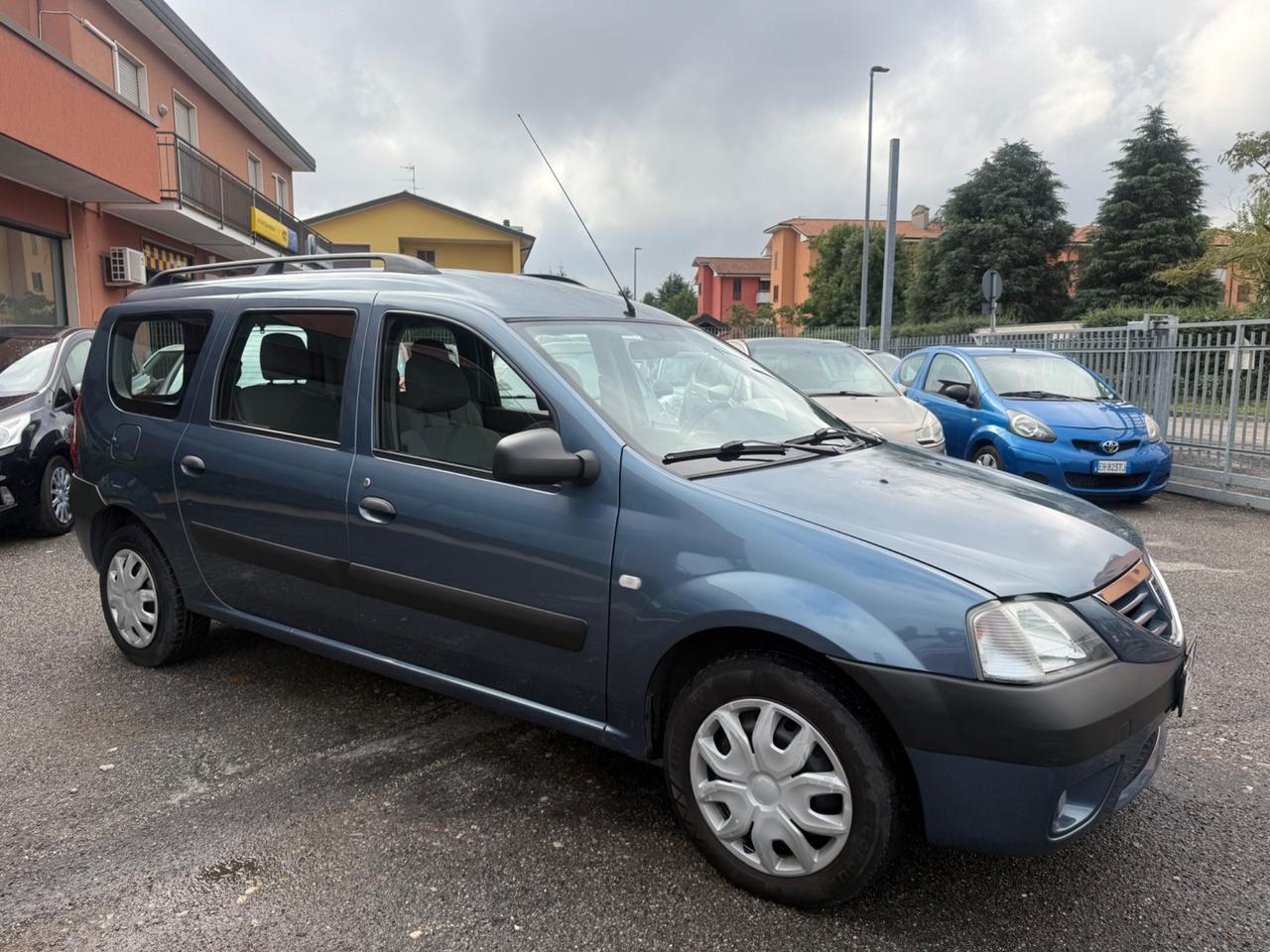 Dacia Logan MCV 1.6 16V 5 posti Lauréate