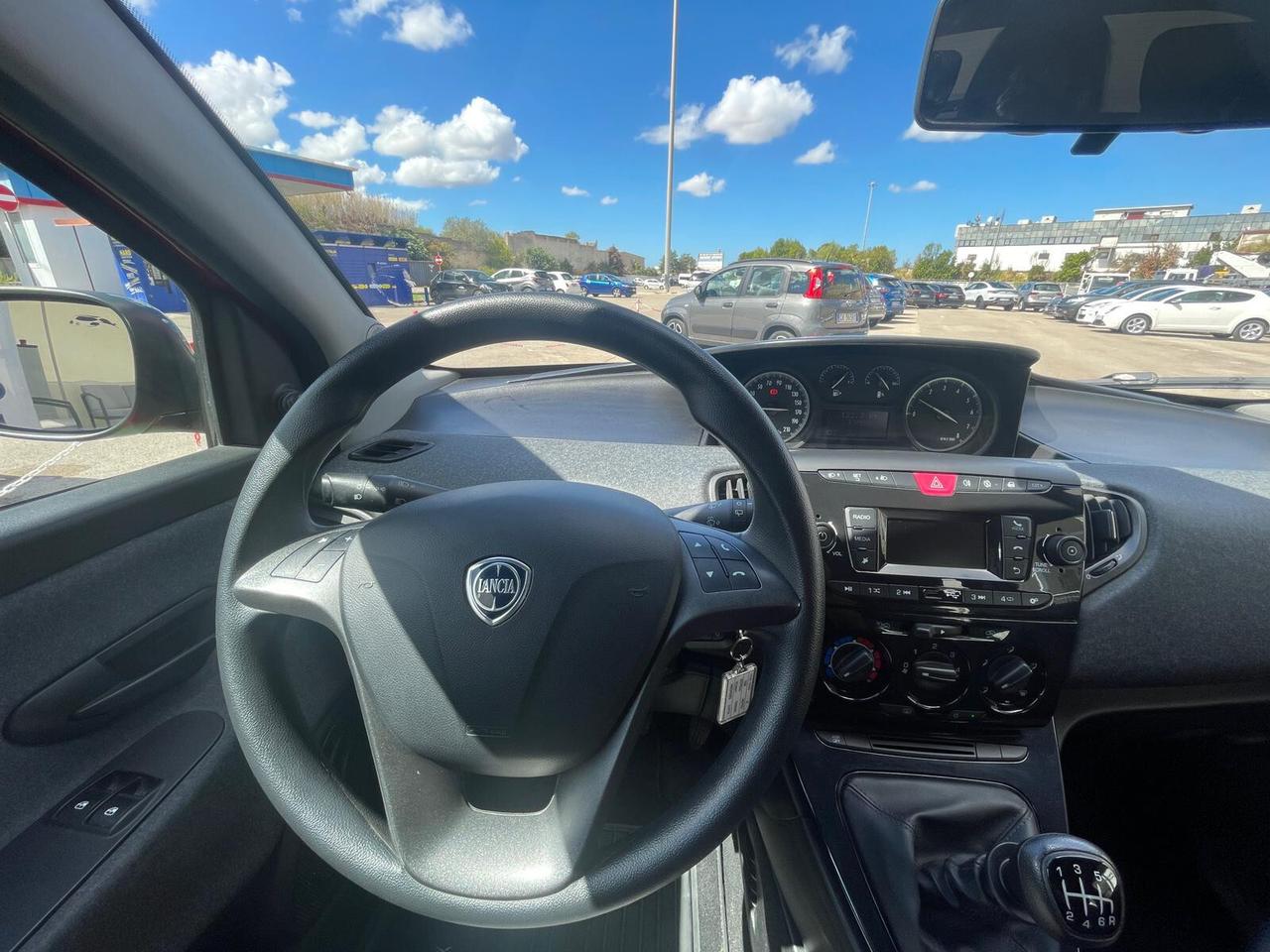 Lancia Ypsilon 1.0 FireFly 5 porte S&S Hybrid Silver