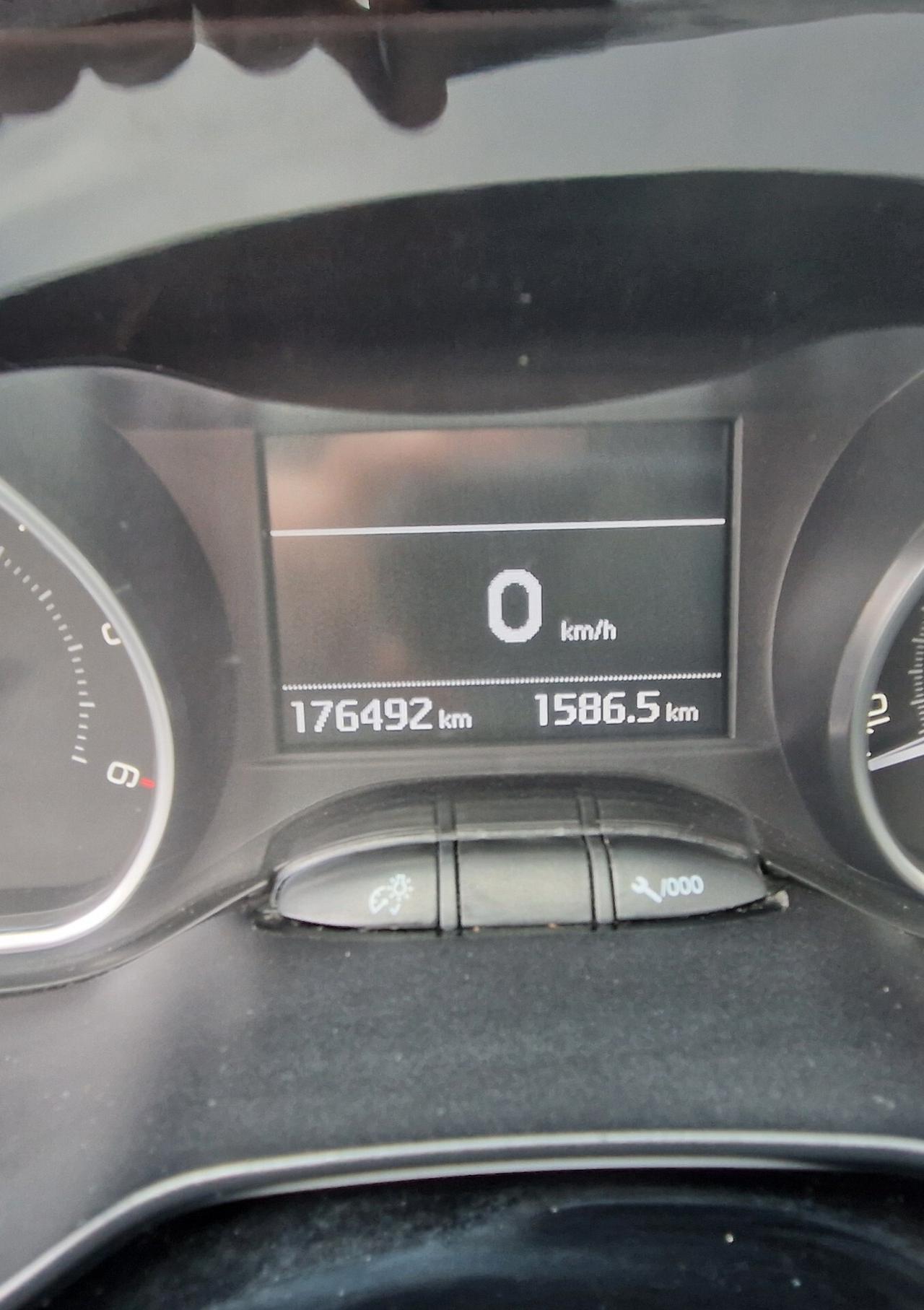 Peugeot 208 BlueHDi 100 5 porte Allure